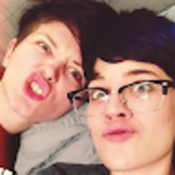 Meet your Posher, Abi - Picture 1 of 1